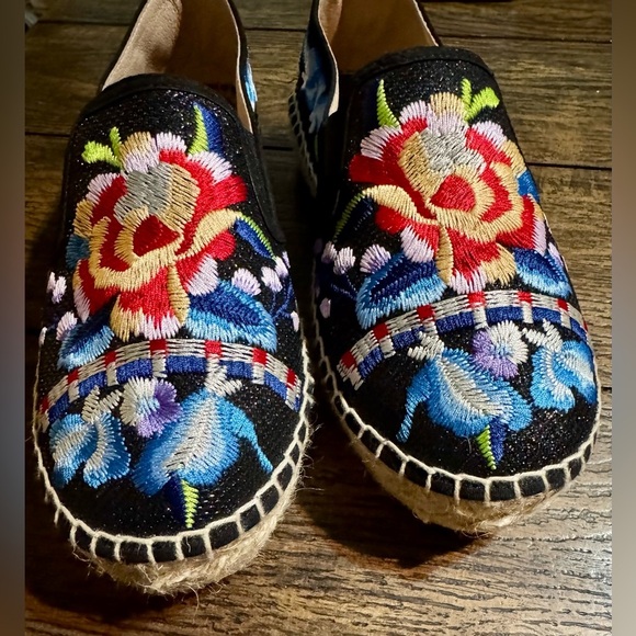 Johnny Was Black Multicolor Floral Espadrilles - Picture 7 of 8